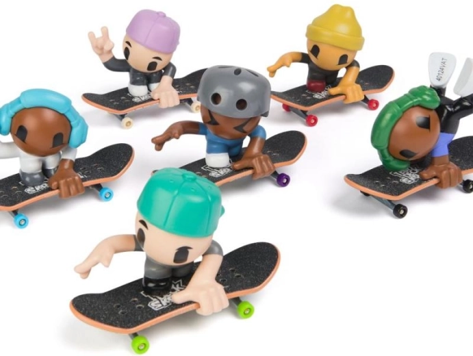 Collect the whole Sk8 Crew team