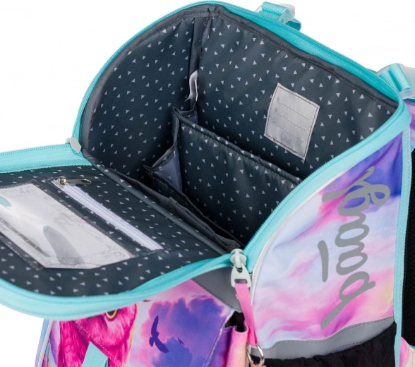 Практични джобове и отразителни елементи